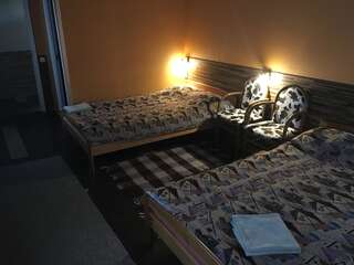 Хостелы Tolli Hostel & Holiday House Валга Двухместный номер с 2 двуспальными кроватями — номер 3-3